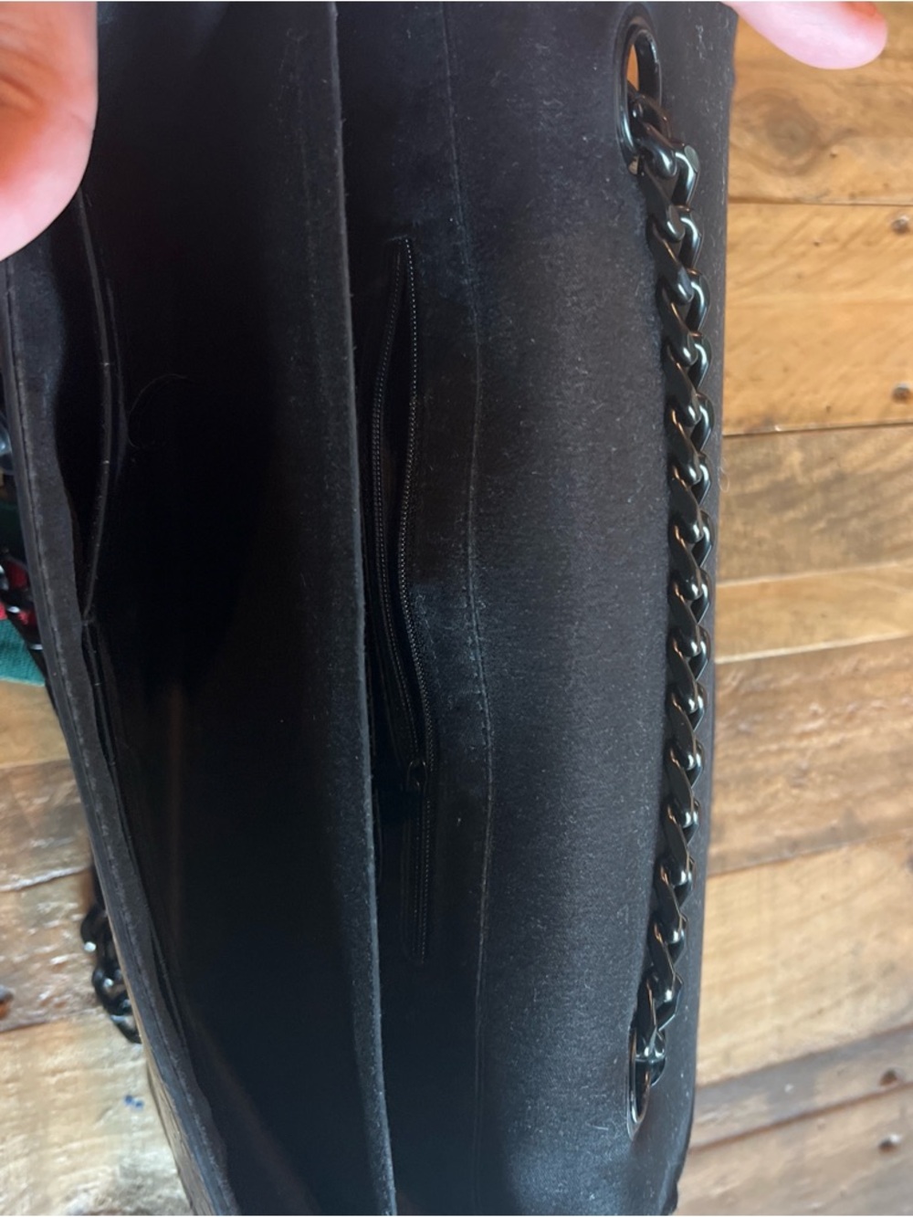 Black Croc Embossed Crossbody Bag w/ Chain Strap & Designer Inspired Strap - Picture 5 of 6